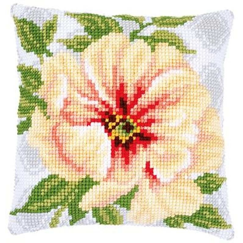 Kruissteekkussen  Licht oranje bloemen